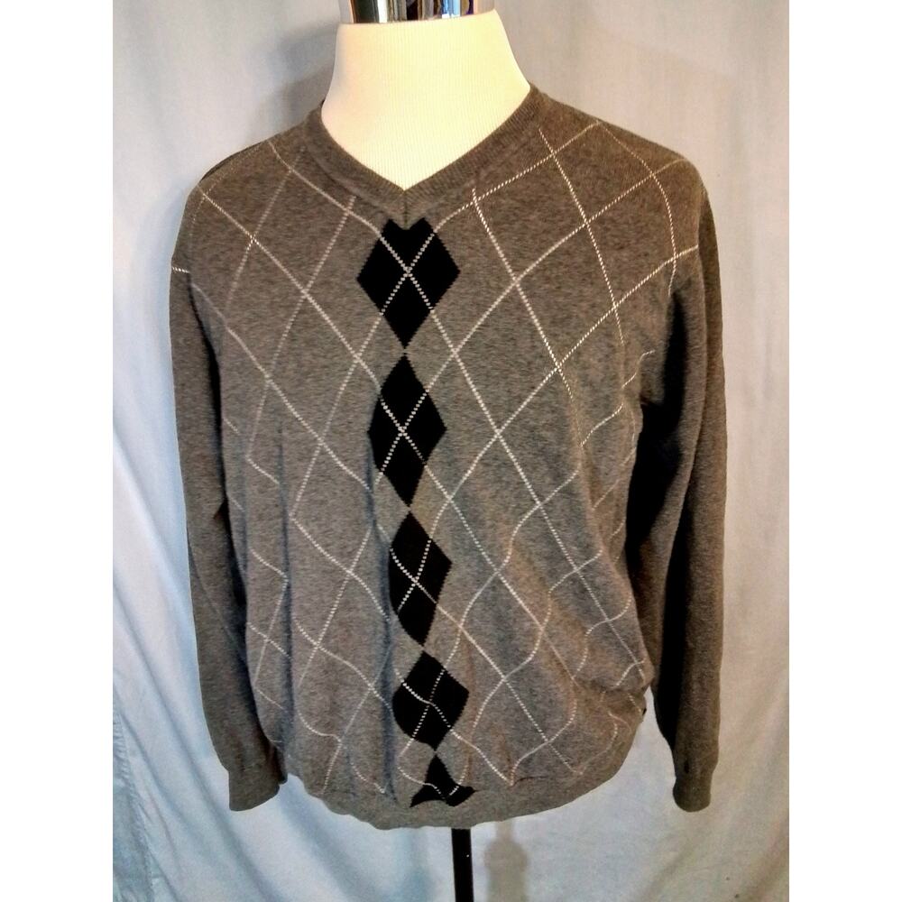 Izod men  gray pullover sweater argyle style
